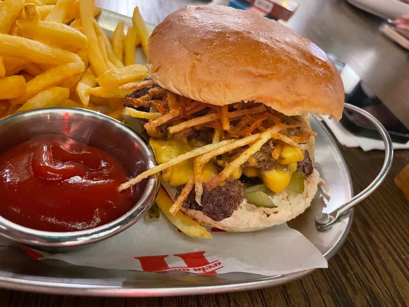 Havelka Hilltown AVM - 3